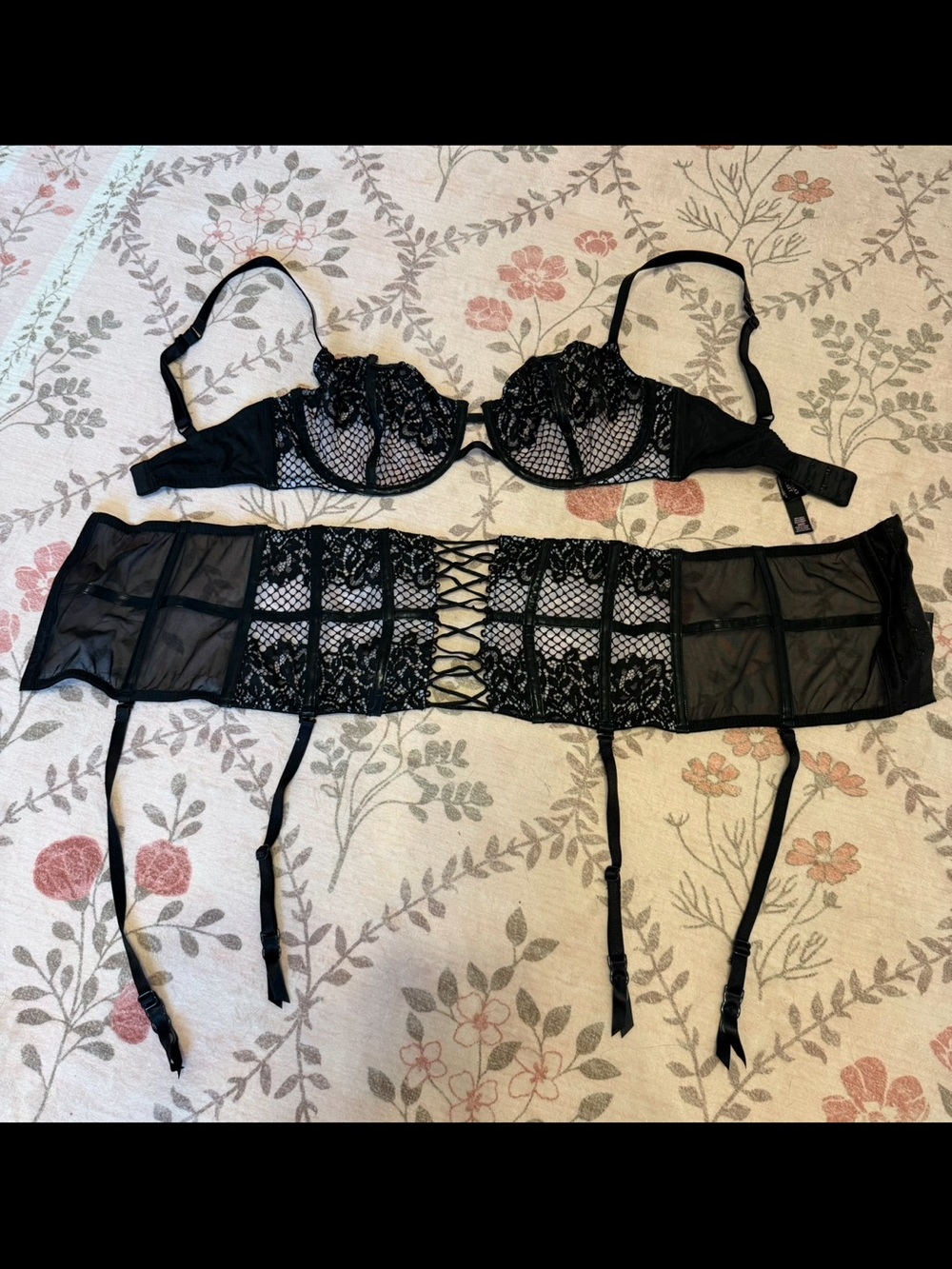 Black Lace Underwire Bra & Garter Belt Set